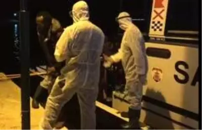 Ayvalık'ta 31 düzensiz göçmen kurtarıldı Ayvalık'ta 31 düzensiz göçmen kurtarıldı