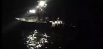 Ayvalık'ta 31 düzensiz göçmen kurtarıldı Ayvalık'ta 31 düzensiz göçmen kurtarıldı