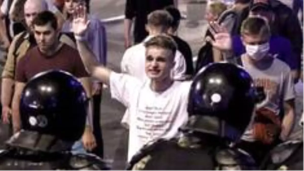 Belarus'ta seçimler: Çeyrek asırdır iktidarda olan Devlet Başkanı Lukaşenko son yıllardaki en büyük...