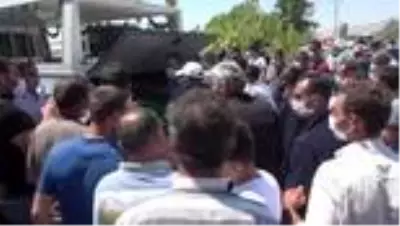 Boğularak hayatını kaybeden baba ve çocukları son yolculuğuna uğurlandı