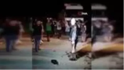 Düğünde ilginç görüntüler! Damadın başında onlarca yumurta kırıldı, yanık yağ döküldü Düğünde ilginç görüntüler! Damadın başında onlarca yumurta kırıldı, yanık yağ döküldü