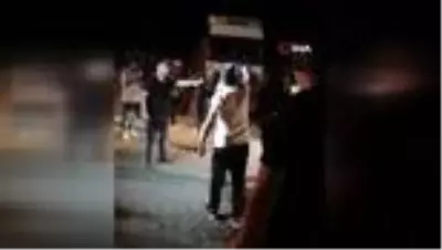 Düğünde ilginç görüntüler! Damadın başında onlarca yumurta kırıldı, yanık yağ döküldü Düğünde ilginç görüntüler! Damadın başında onlarca yumurta kırıldı, yanık yağ döküldü