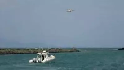Denizde kaybolan 17 yaşındaki çocuk için helikopter destekli arama Denizde kaybolan 17 yaşındaki çocuk için helikopter destekli arama