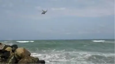 Denizde kaybolan 17 yaşındaki çocuk için helikopter destekli arama Denizde kaybolan 17 yaşındaki çocuk için helikopter destekli arama