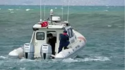 Denizde kaybolan 17 yaşındaki çocuk için helikopter destekli arama Denizde kaybolan 17 yaşındaki çocuk için helikopter destekli arama