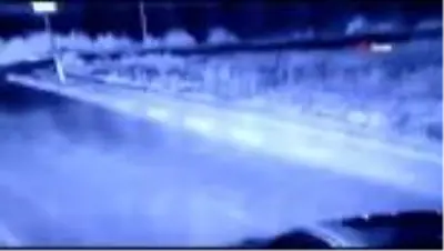 Diyarbakır'da gecenin sessizliğini silah sesleri bozdu. Diyarbakır'da gecenin sessizliğini silah sesleri bozdu.