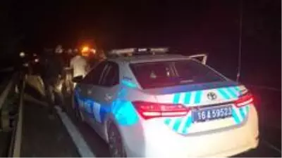 Ellerini dezenfekte etmek isteyen sürücü, aracının kontrolünü kaybedip metrelerce sürüklendi Ellerini dezenfekte etmek isteyen sürücü, aracının kontrolünü kaybedip metrelerce sürüklendi