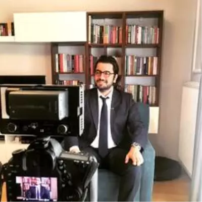 Kansere yenik düşen spiker Emre Gönlüşen son yolculuğuna uğurlandı Kansere yenik düşen spiker Emre Gönlüşen son yolculuğuna uğurlandı