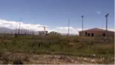 'Erzurum'un misafir uçağı' 9 yıldır havalimanından alınmayı bekliyor 'Erzurum'un misafir uçağı' 9 yıldır havalimanından alınmayı bekliyor