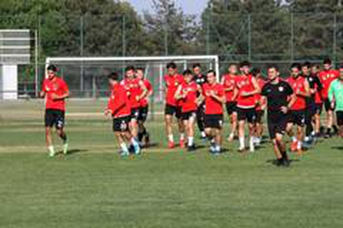 Eskişehirspor top başı yapıyor