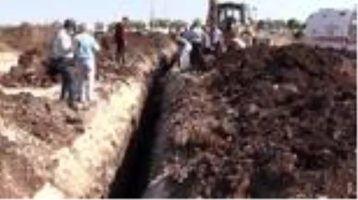 Göçük altında kalan işçi yaralandı