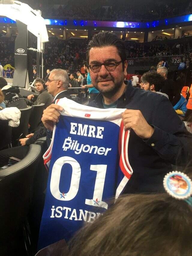 Hayatını kaybeden spiker Emre Gönlüşen'in hastalığıyla ilgili sözleri gündem oldu Hayatını kaybeden spiker Emre Gönlüşen'in hastalığıyla ilgili sözleri gündem oldu