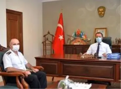 İl Jandarma Komutanı Sandal'dan Vali Şentürk'e ziyaret İl Jandarma Komutanı Sandal'dan Vali Şentürk'e ziyaret