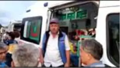 Muğla'da işçileri taşıyan midibüs şarampole yuvarlandı: 2 ölü, 18 yaralı Muğla'da işçileri taşıyan midibüs şarampole yuvarlandı: 2 ölü, 18 yaralı