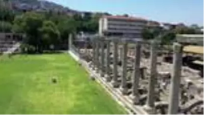 İzmir'de Antik Çağ'dan kalma 'gymnasium' kalıntılarına ulaşıldı İzmir'de Antik Çağ'dan kalma 'gymnasium' kalıntılarına ulaşıldı