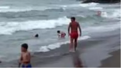 Karadeniz'de boğulma vakaları gençleri gönüllü cankurtaranlığa yönlendirdi Karadeniz'de boğulma vakaları gençleri gönüllü cankurtaranlığa yönlendirdi