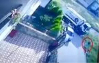 Kazada ölen Minik Ebrar'ın annesi: Ben yerde yatarken şoför üstümden atlayıp, kaçtı Kazada ölen Minik Ebrar'ın annesi: Ben yerde yatarken şoför üstümden atlayıp, kaçtı