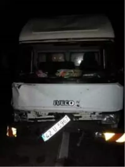 Konya'da otomobille kamyonet çarpıştı: 1 ölü, 2 yaralı Konya'da otomobille kamyonet çarpıştı: 1 ölü, 2 yaralı