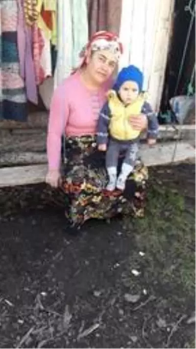 Minik Ali'nin karantinadaki babaannesiyle cam arkasından oyun oynadığı anlar yürekleri dağladı Minik Ali'nin karantinadaki babaannesiyle cam arkasından oyun oynadığı anlar yürekleri dağladı