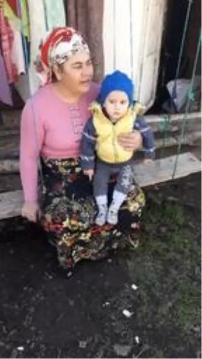 Minik Ali'nin karantinadaki babaannesiyle cam arkasından oyun oynadığı anlar yürekleri dağladı Minik Ali'nin karantinadaki babaannesiyle cam arkasından oyun oynadığı anlar yürekleri dağladı