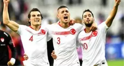 Liverpool ve Barcelona, milli futbolcu Çağlar Söyüncü'nün transferi için mücadele ediyor Liverpool ve Barcelona, milli futbolcu Çağlar Söyüncü'nün transferi için mücadele ediyor