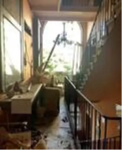 Lübnan patlamasında 160 yıllık tarihi Sursock Sarayı da hasar gördü Lübnan patlamasında 160 yıllık tarihi Sursock Sarayı da hasar gördü