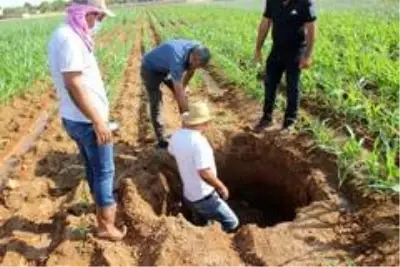 Malatya depremi sonrası Şanlıurfa'da dev obruk Malatya depremi sonrası Şanlıurfa'da dev obruk