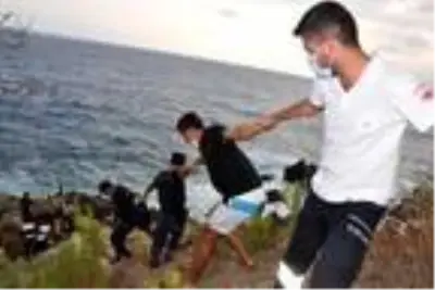Son dakika haber | Mersin'de akıntıya kapılan kadının Antalya kıyısına vuran cesedi teleferikle taşındı Son dakika haber | Mersin'de akıntıya kapılan kadının Antalya kıyısına vuran cesedi teleferikle taşındı