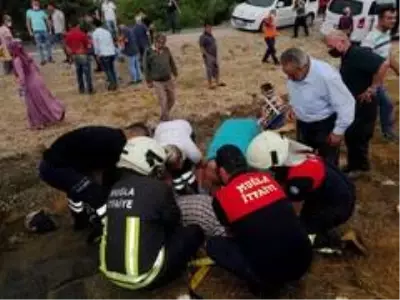 Muğla'daki minibüs kazasında ölü sayısı ikiye çıktı Muğla'daki minibüs kazasında ölü sayısı ikiye çıktı