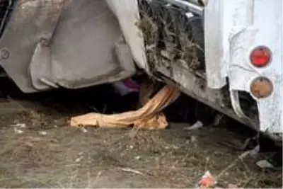 Muğla'daki minibüs kazasında ölü sayısı ikiye çıktı Muğla'daki minibüs kazasında ölü sayısı ikiye çıktı