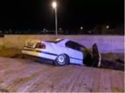 Niğde'de otomobil takla attı: 2 yaralı Niğde'de otomobil takla attı: 2 yaralı