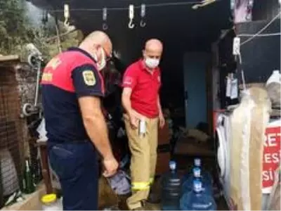 Ocakta unuttuğu yemek evini yaktı Ocakta unuttuğu yemek evini yaktı