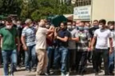 Otobüs kazasında hayatını kaybeden Erdem Okçu son yolculuğuna uğurlandı Otobüs kazasında hayatını kaybeden Erdem Okçu son yolculuğuna uğurlandı