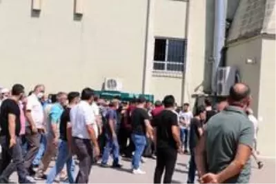 Son Dakika | Otobüs kazasında hayatını kaybeden Erdem Okçu, son yolculuğuna uğurlandı Son Dakika | Otobüs kazasında hayatını kaybeden Erdem Okçu, son yolculuğuna uğurlandı