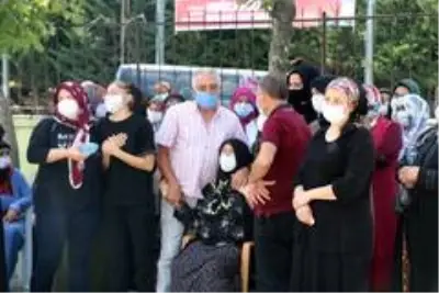 Son Dakika | Otobüs kazasında hayatını kaybeden Erdem Okçu, son yolculuğuna uğurlandı Son Dakika | Otobüs kazasında hayatını kaybeden Erdem Okçu, son yolculuğuna uğurlandı