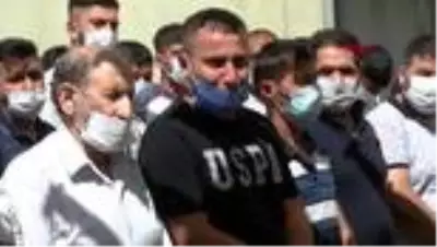 OTOBÜS KAZASINDA HAYATINI KAYBEDEN ERDEM OKÇU SON YOLCULUĞUNA UĞURLANDI OTOBÜS KAZASINDA HAYATINI KAYBEDEN ERDEM OKÇU SON YOLCULUĞUNA UĞURLANDI