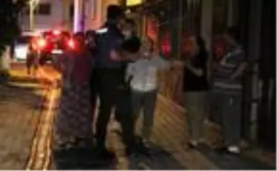 İki aile, 'vişne şurubundan çıkan duman' nedeniyle sokak ortasında kavga ettiler İki aile, 'vişne şurubundan çıkan duman' nedeniyle sokak ortasında kavga ettiler
