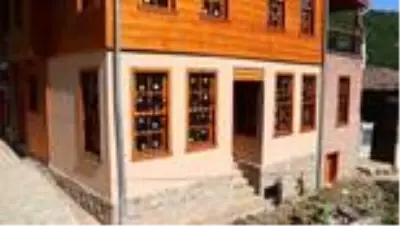 Tarihi binalar restore ediliyor