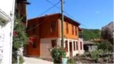 Tarihi binalar restore ediliyor