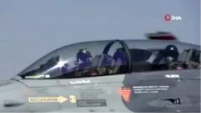 Türk F-16'ları Azerbaycan'a ait savaş uçakları ile Azerbaycan semalarında Türk F-16'ları Azerbaycan'a ait savaş uçakları ile Azerbaycan semalarında