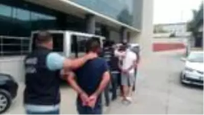 Uyuşturucu operasyonunda yakalanan 8 şüpheliden 6'sı tutuklandı Uyuşturucu operasyonunda yakalanan 8 şüpheliden 6'sı tutuklandı