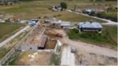 Van'da 110 ahırın yıkım çalışmaları devam ediyor Van'da 110 ahırın yıkım çalışmaları devam ediyor