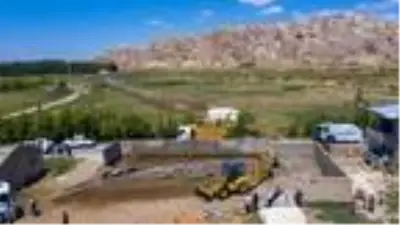 Van'da 110 ahırın yıkım çalışmaları devam ediyor Van'da 110 ahırın yıkım çalışmaları devam ediyor