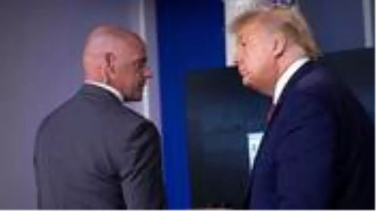 ABD Başkanı Trump basın toplantısı düzenlediği sırada Gizli Servis tarafından salondan çıkarıldı