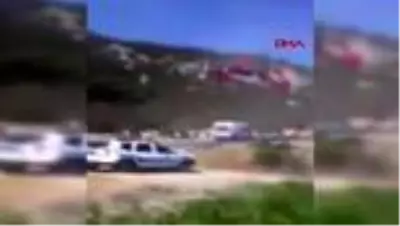 Antalya'da otomobil ile taksi çarpıştı: 9 yaralı Antalya'da otomobil ile taksi çarpıştı: 9 yaralı