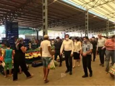 Ayvalık'ta Kovit 19 'a karşı denetimler sürüyor Ayvalık'ta Kovit 19 'a karşı denetimler sürüyor