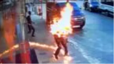 İstanbul'un göbeğinde kan donduran olay! Kavga ettiği kardeşini yaktı İstanbul'un göbeğinde kan donduran olay! Kavga ettiği kardeşini yaktı