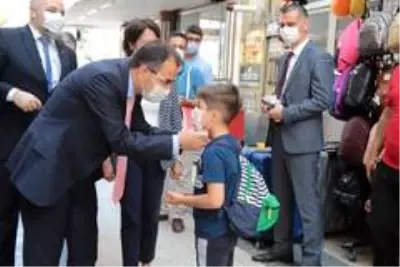Çankırı Emniyet Müdürü hem korona hem sigaraya karşı uyardı Çankırı Emniyet Müdürü hem korona hem sigaraya karşı uyardı