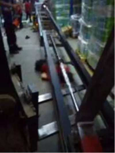 Devrilen forkliftin altında kalıp, öldü Devrilen forkliftin altında kalıp, öldü