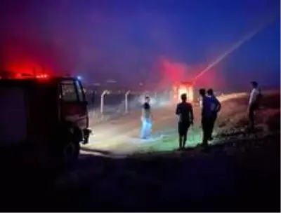 Son Dakika: Eğlencede atılan havai fişek yangına sebep oldu Son Dakika: Eğlencede atılan havai fişek yangına sebep oldu